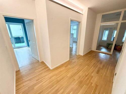 Flur - Etagenwohnung mit 87,60 m² in Leipzig zum Kaufen