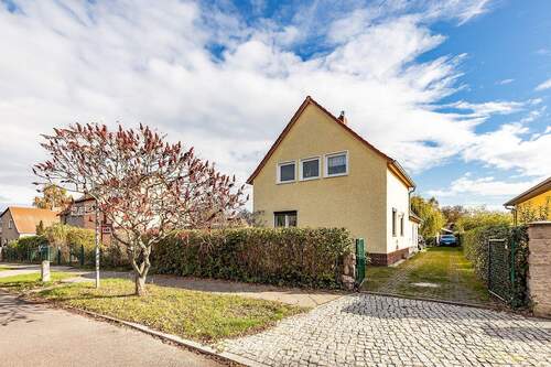 Auffahrt - Einfamilienhaus in der Nähe von den Kaulsdorfer Seen