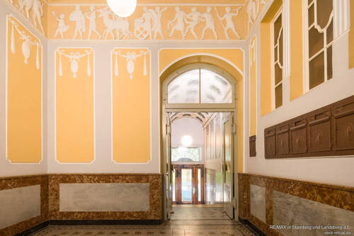 Foyer Vordergebäude - Etagenwohnung mit 216,00 m&sup2; in Würzburg zur Miete