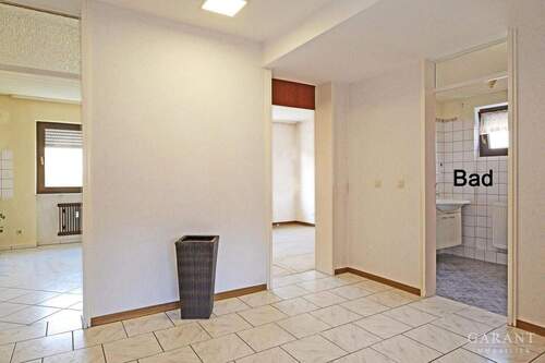 zentrale Diele - Etagenwohnung mit 84,00 m&sup2; in Ettlingen zum Kaufen