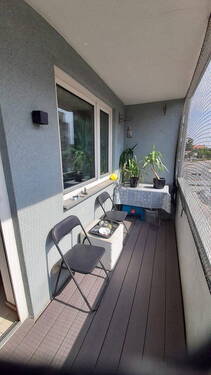 Balkon mit WPC-Dielen - Von Privat : modernisierte 2-Zimmer-Wohnung 55,64m² (vermietet) mit Balkon