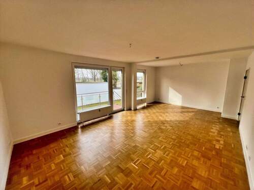 Großzügiger Wohn- Essbereich - 