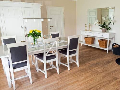 Esstisch im Wohnzimmer - 