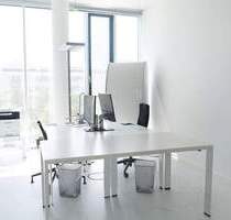 Helles Büro zur Untervermietung in Unterföhring - flexibel, WLAN, Kaffee