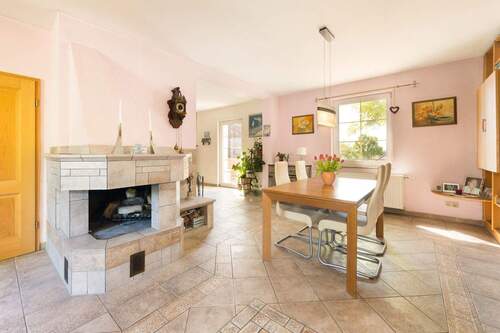 Kamin und Essbereich - 