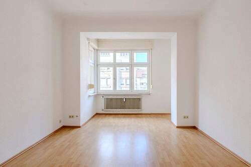 Zimmer - 3 Zimmer Etagenwohnung zum Kaufen in Stuttgart