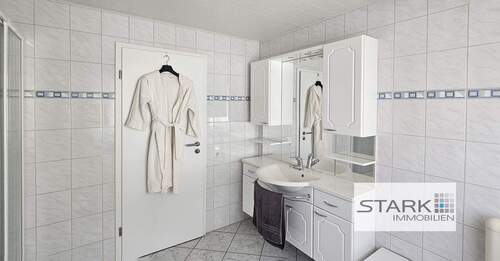 EG Badezimmer Türseite.jpg - 