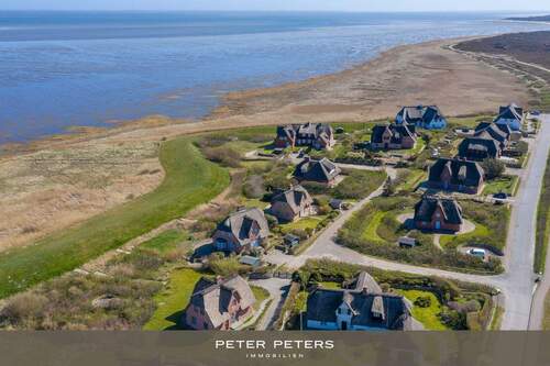 Bild 1 - Seltenes Juwel mit Blick auf das Rantumer Wattenmeer - Schöne Doppelhaushälfte unter Reet