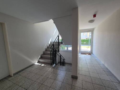 Hausflur - 2 Zimmer Etagenwohnung zum Kaufen in Dresden