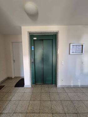 Aufzug - 2 Zimmer Etagenwohnung in Dresden