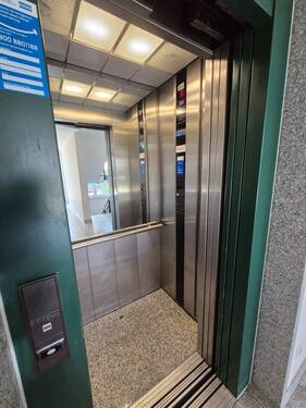 Aufzug - Etagenwohnung mit 52,00 m&sup2; in Dresden zum Kaufen
