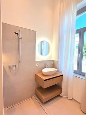TAGESLICHT-BADEZIMMER - 