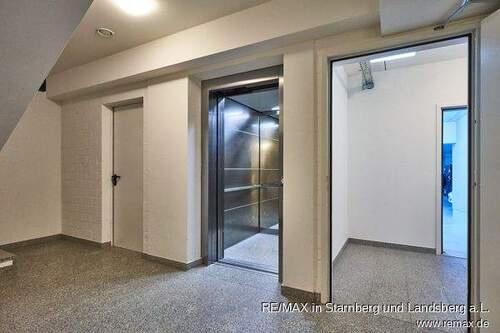 Aufzug zur TIefgarage - 