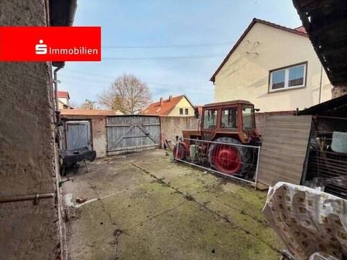 Innenhof - Einfamilienhaus mit 220,00 m&sup2; in Walschleben zum Kaufen