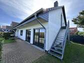 zusätzlicher, separater Zugang zur Einliegerwohnung - 6 Zimmer Einfamilienhaus in Neu Schloen
