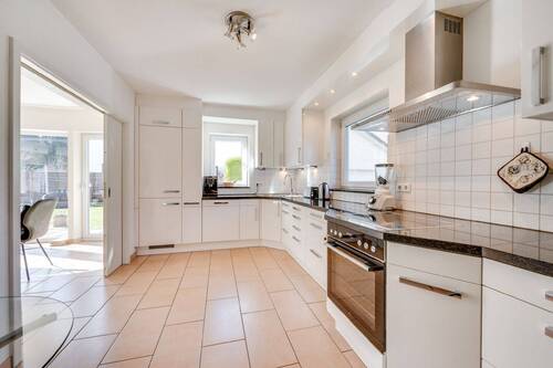 Kueche - Einfamilienhaus mit 243,00 m&sup2; in Sauerlach zum Kaufen