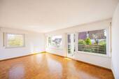 Wohnzimmer - 9 Zimmer Mehrfamilienhaus, Wohnhaus zum Kaufen in Waiblingen