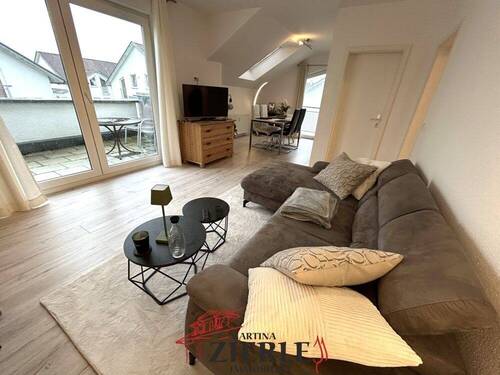 2_Wohnzimmer - 3 Zimmer Etagenwohnung zum Kaufen in Eislingen/Fils