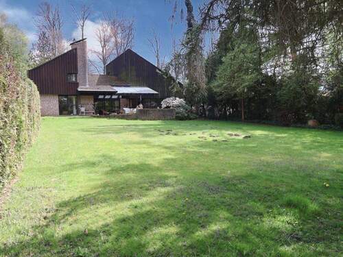 Rückansicht - Einfamilienhaus mit 248,00 m&sup2; in Ratingen zum Kaufen