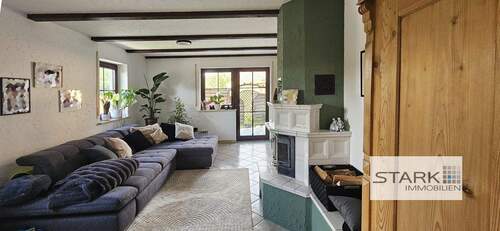 EG Wohnzimmer mit Kamin und Terrasse.jpg - 