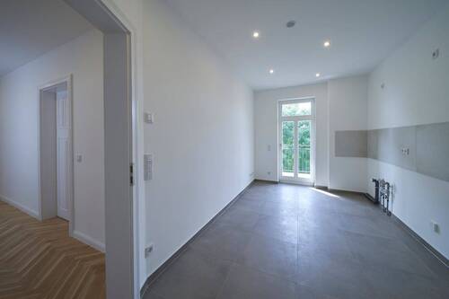 Küche - Hochwertig saniertes Denkmal - 4-Raum-WE - Süd-West-Balkon, Einbauküche, Parkett, Aufzug, Tageslichtbad, Abstellkammern, Kelleranteil