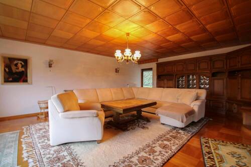 Wohnzimmer EG - 1 Zimmer Mehrfamilienhaus, Wohnhaus in Angelburg