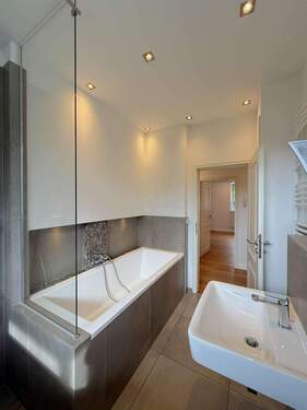Badezimmer - EG rechts - 