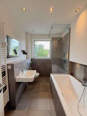 Badezimmer - EG rechts - 