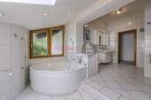Eckbadewanne - 