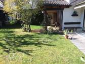 Blick auf den Freisitz - 8 Zimmer Einfamilienhaus in Hohenbrunn