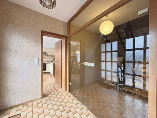 Eingang (EG) - Einfamilienhaus mit 166,00 m&sup2; in Marburg zum Kaufen