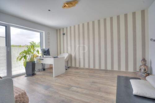 Arbeits- /Kinderzimmer - 