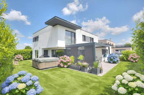 Poolansicht - mögliche Begrünung - 6 Zimmer Einfamilienhaus zum Kaufen in Neckarsulm