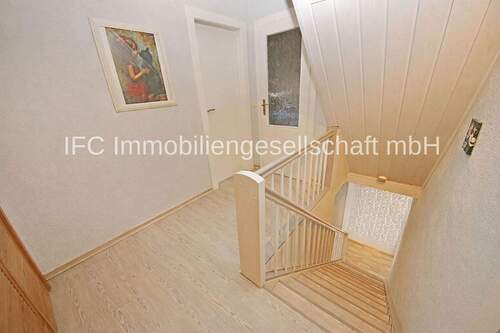 Treppe vom EG zum OG - 