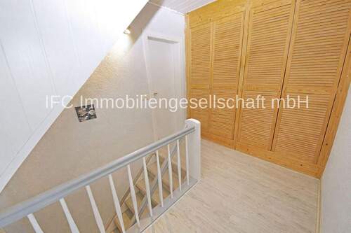 Flur- / Treppenbereich im OG - 