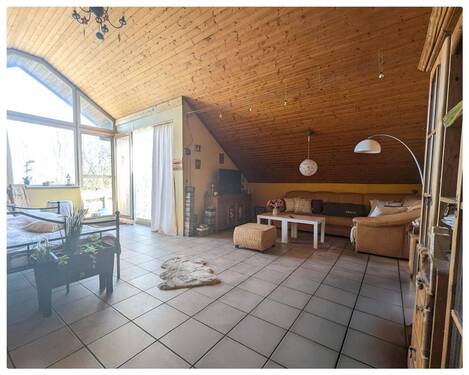 Bild 1 - GEMÜTLICHE DACHGESCHOSS WOHNUNG MIT GARAGE IN WESEL