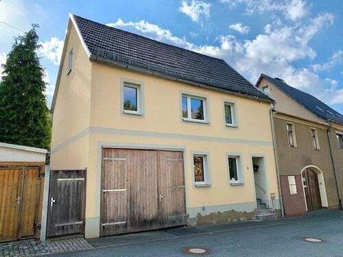 Hausansicht - 5 Zimmer Einfamilienhaus zum Kaufen in Reichenbach