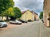 Straße / Parkplatz( - 