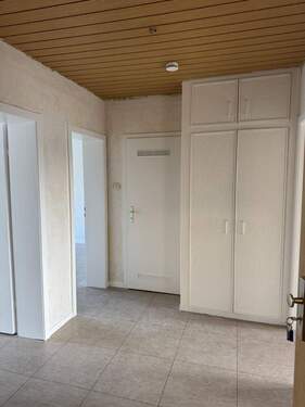 Flur/Eingangsbereich - 3 Zimmer Etagenwohnung zur Miete in Düren