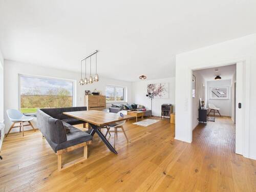 Wohn- & Essbereich - Exklusives Familienanwesen mit Panoramablick, großzügigem Garten und angrenzender Obstwiese