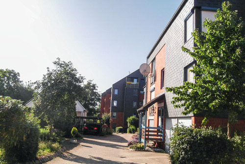 Zufahrt - 3 Zimmer Terrassenwohnung zum Kaufen in Kiel