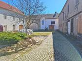 Hof - 9 Zimmer Mehrfamilienhaus, Wohnhaus in Bennewitz / Pausitz