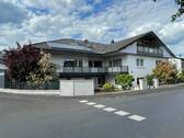 Bild 1 - 35633 Lahnau-Atzbach Attraktives 3-Familienwohnhaus in Toplage