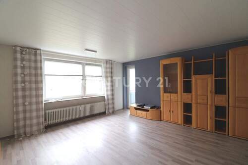 Wohnzimmer ( Realansicht) - 3 Zimmer Etagenwohnung zum Kaufen in Wolfenbüttel