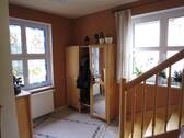 Flur OG mit Buntglasfenster - 