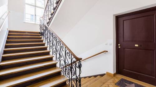Flur - Büro mit 24,00 m&sup2; in München zur Miete
