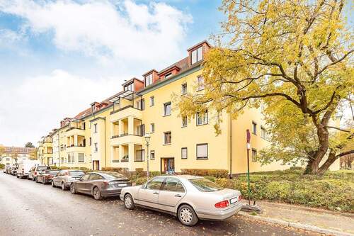 Hausansicht - 5-Zimmer-Wohnung unweit des Havelufers in Spandau