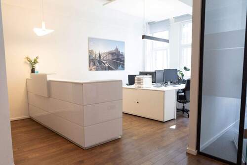 Empfang - Einzelne Arbeitsplätze in der Hamburger Innenstadt - All-in-Miete