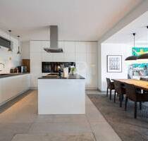 LUXURIÖSE WOHNUNG WIE IHR EIGENES HAUS MIT EINBAUSCHRÄNKEN EINBAUKÜCHE UND KAMIN - Radebeul