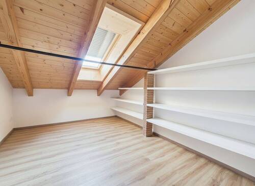 Ankleide/Büro - 